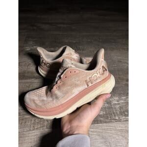 Hoka One One Clifton 9 Coral Size 8.5